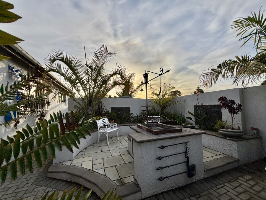 3 Bedroom Property for Sale in Loucharmante Western Cape